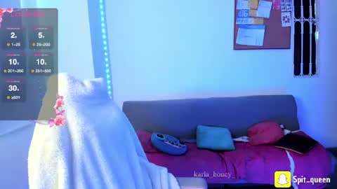 Snapshot of karla_honey_ chatting on June 11, 2026, 1:31 pm Karla online show from June 11, 2026, 1:31 pm