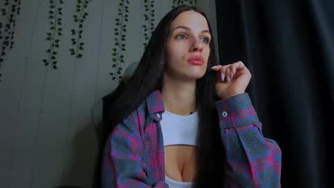 karla_lim online show from December 4, 2025, 10:29 pm