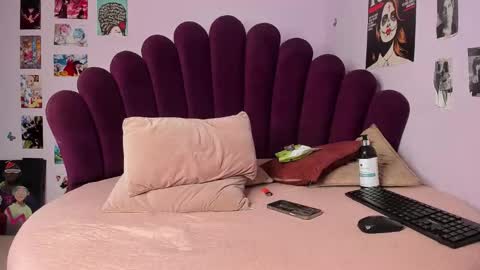 karen online show from September 26, 2025, 8:29 am