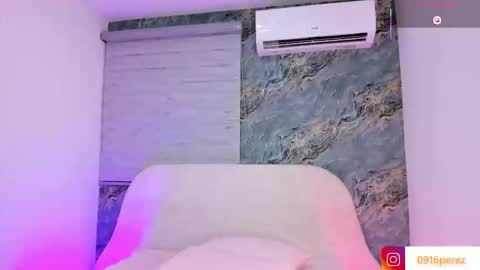 karolina  online show from November 19, 2025, 7:47 pm