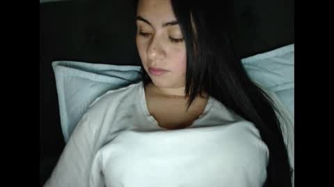 Karla Giraldo online show from October 9, 2025, 4:10 am