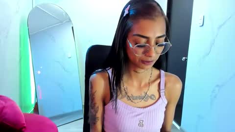 karlaslutskinny__ online show from October 17, 2025, 1:14 pm