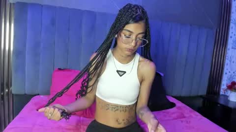 Snapshot of karlaslutskinny__ chatting on May 21, 2026, 8:27 pm karlaslutskinny__ online show from May 21, 2026, 8:27 pm