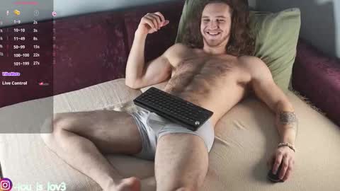 Karlos and Louis online show from October 10, 2025, 3:11 pm