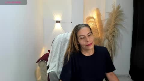 Snapshot of karlye_hot chatting on June 5, 2026, 2:40 am KARLYE online show from June 5, 2026, 2:40 am