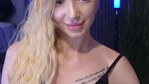 Julia online show from July 22, 2026, 7:38 pm