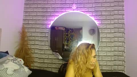 Karol labichota online show from December 27, 2024, 3:09 am