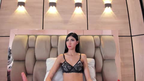  KAROL LEWIS  online show from December 19, 2025, 11:50 am