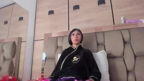  KAROL LEWIS  online show from March 10, 2026, 12:43 pm