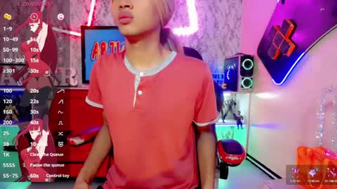 Snapshot of karol_vanessa__ chatting on May 2, 2026, 11:15 am karol Vanessa online show from May 2, 2026, 11:15 am