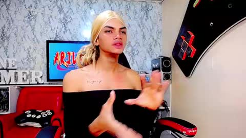 Snapshot of karol_vanessa__ chatting on May 23, 2026, 11:25 am karol Vanessa online show from May 23, 2026, 11:25 am