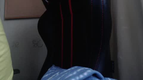 Snapshot of karolhorny96 chatting on January 20, 2025, 2:36 pm Karol online show from January 20, 2025, 2:36 pm