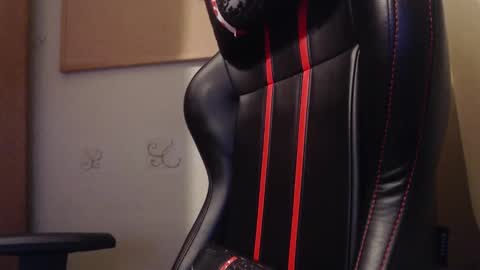 Snapshot of karolhorny96 chatting on November 2, 2025, 9:39 pm Karol online show from November 2, 2025, 9:39 pm