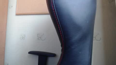 Snapshot of karolhorny96 chatting on November 6, 2025, 8:26 am Karol online show from November 6, 2025, 8:26 am