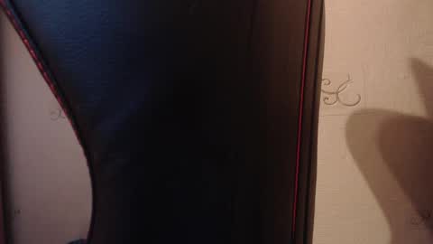 Snapshot of karolhorny96 chatting on November 15, 2025, 10:37 pm Karol online show from November 15, 2025, 10:37 pm