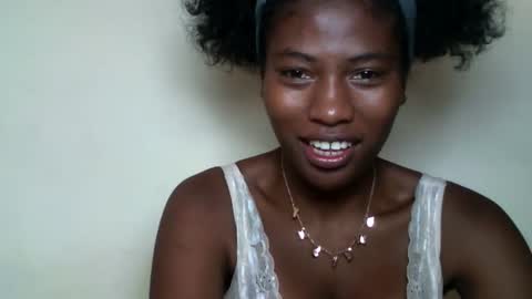 Snapshot of karoliee chatting on April 20, 2026, 6:38 am karoliee online show from April 20, 2026, 6:38 am