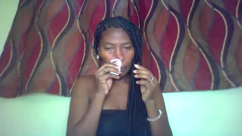 Snapshot of karoliee chatting on May 10, 2026, 5:56 am karoliee online show from May 10, 2026, 5:56 am