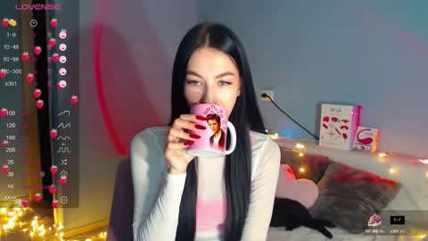 Kira online show from September 20, 2025, 1:06 am