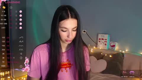 Kira online show from April 21, 2026, 2:04 am