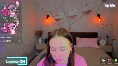 Karolina online show from April 11, 2026, 7:45 am