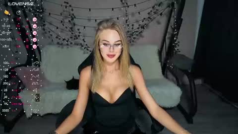 Snapshot of karolinahayes chatting on July 7, 2026, 4:33 pm KarolinaHayes online show from July 7, 2026, 4:33 pm
