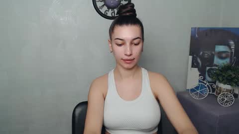 Karolina online show from March 12, 2025, 7:02 am