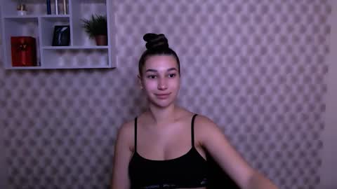 Karolina online show from October 2, 2025, 5:03 am