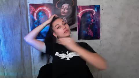 Karolina online show from October 14, 2025, 4:57 am