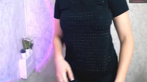 Karolina online show from November 21, 2025, 6:45 am