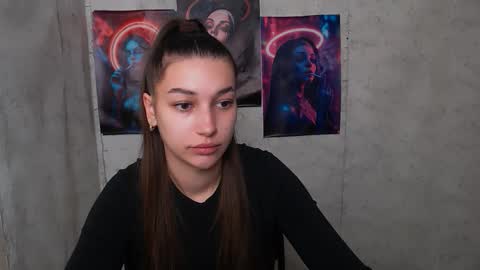 Karolina online show from November 25, 2025, 6:35 am