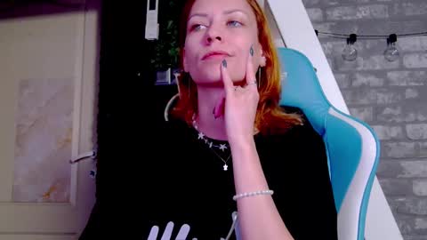 karoline121 online show from March 10, 2025, 7:29 pm