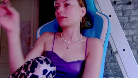 karoline121 online show from March 11, 2025, 1:23 pm