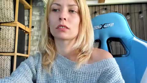 karoline121 online show from September 18, 2025, 9:22 am