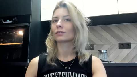 karoline121 online show from October 7, 2025, 9:28 am