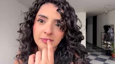 Karoline  online show from April 3, 2026, 9:24 pm