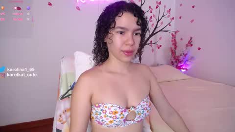 Snapshot of karolkat_1 chatting on September 14, 2025, 2:05 pm Karolina 3 online show from September 14, 2025, 2:05 pm