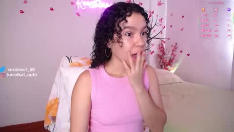 Snapshot of karolkat_1 chatting on November 4, 2025, 1:54 pm Karolina 3 online show from November 4, 2025, 1:54 pm