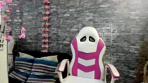 KAROLL online show from December 18, 2025, 12:44 pm