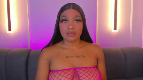 Snapshot of karolwhite_ chatting on June 8, 2026, 3:51 am Karol online show from June 8, 2026, 3:51 am