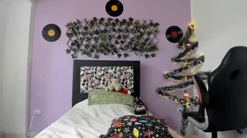 kassandra james online show from January 3, 2025, 2:08 pm