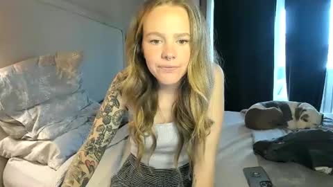 Kitty Kat online show from December 28, 2024, 9:40 pm