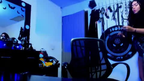 Kat online show from September 9, 2025, 4:23 am