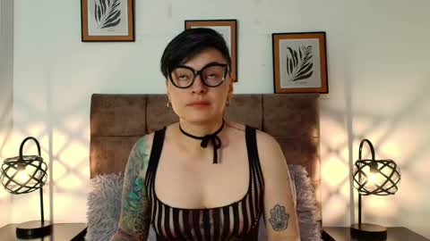 kat paradisse online show from April 23, 2026, 11:53 am