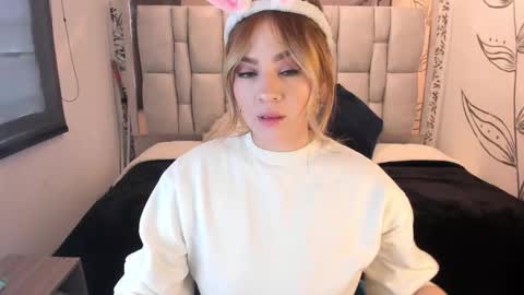 K A T A  H O O T online show from September 18, 2025, 8:22 pm