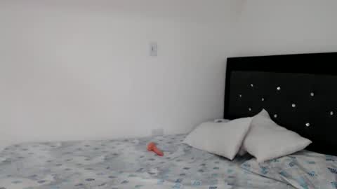 katalellabitch online show from April 12, 2026, 1:16 pm