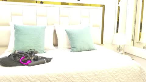 kataleya_sm25 online show from April 14, 2026, 11:27 am