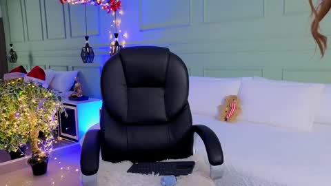 Kat online show from December 17, 2025, 12:00 pm