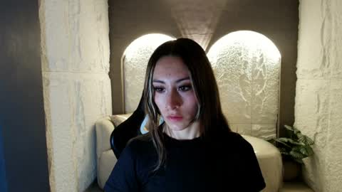 Katalina  online show from April 19, 2026, 12:26 pm