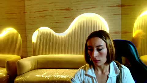 Snapshot of katalina_r chatting on May 17, 2026, 12:34 pm Katalina online show from May 17, 2026, 12:34 pm