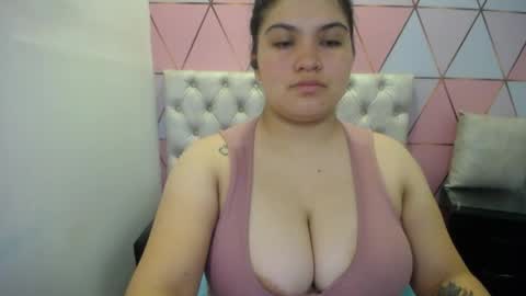 katalina santana25 online show from April 21, 2026, 7:50 pm